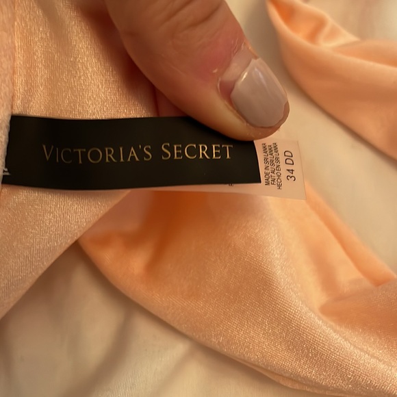 34DD Victoria’s Secret bathing suit - Picture 3 of 3